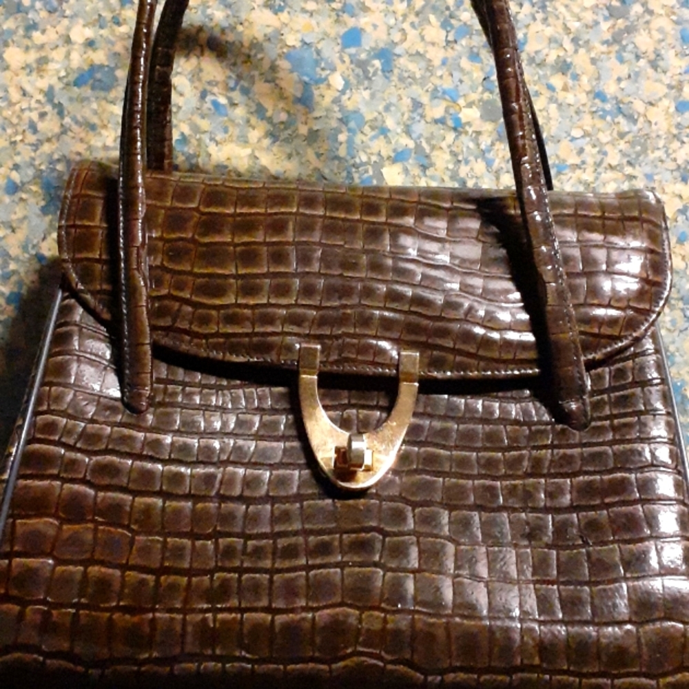 Chic de Paris design brown alligator bag/purse